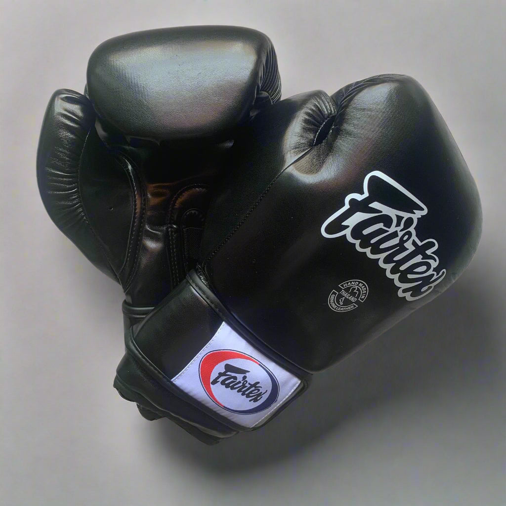 Elite Muay-Thai Gloves